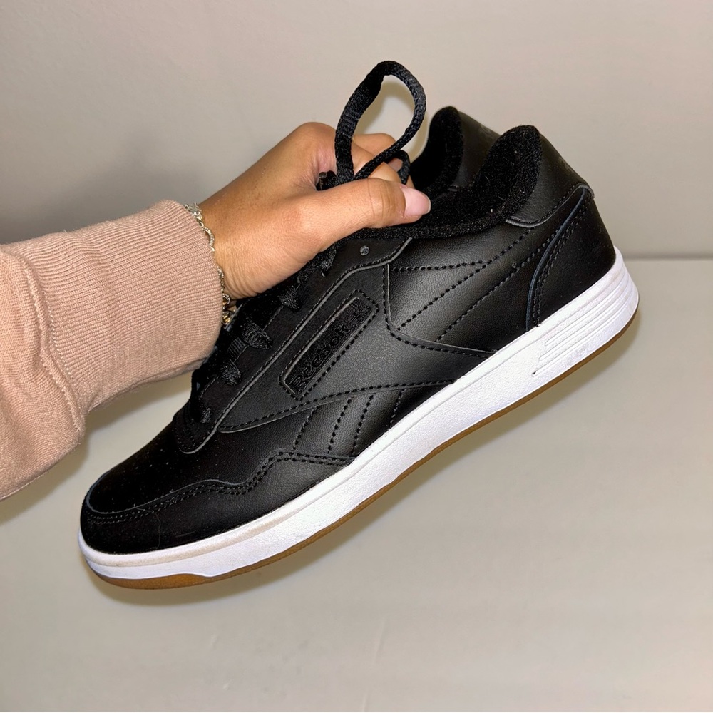 Reebok Club MEMT Sneakers- Black LIKE NEW